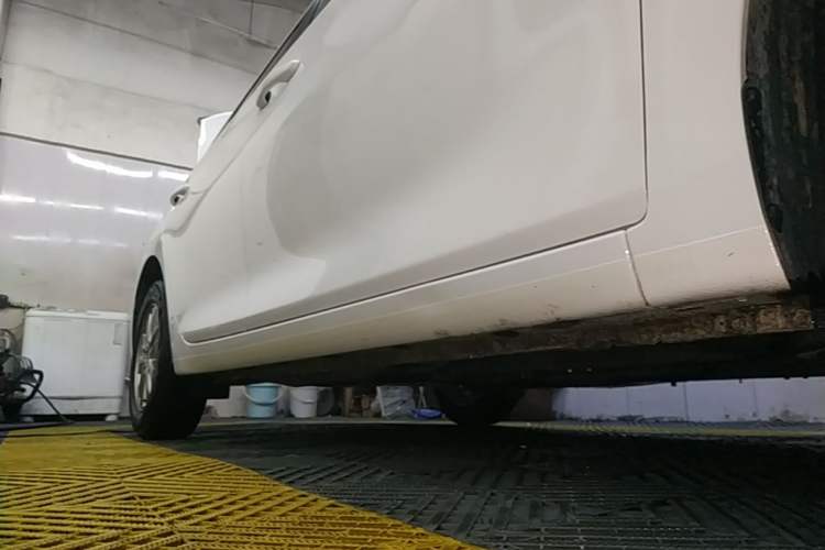 Used Hyundai Celesta 2020 1.6L Automatic GL Enjoyable Edition Right Side Sill
