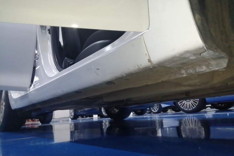 Used Hyundai Celesta 2020 1.6L Automatic GL Enjoyable Edition Right Side Sill
