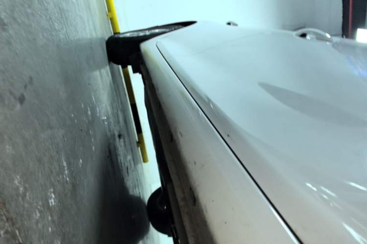 Used Hyundai Celesta 2020 1.6L Automatic GL Enjoyable Edition Right Side Sill