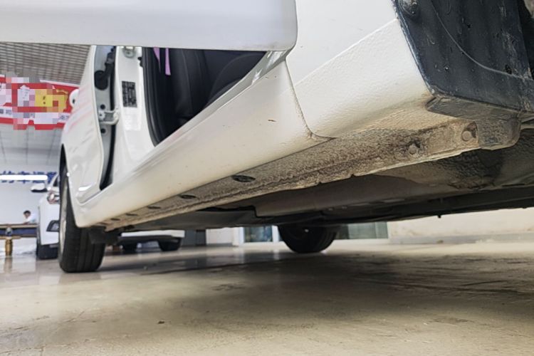 Used Hyundai Celesta 2020 1.6L Automatic GL Enjoyable Edition Right Side Sill