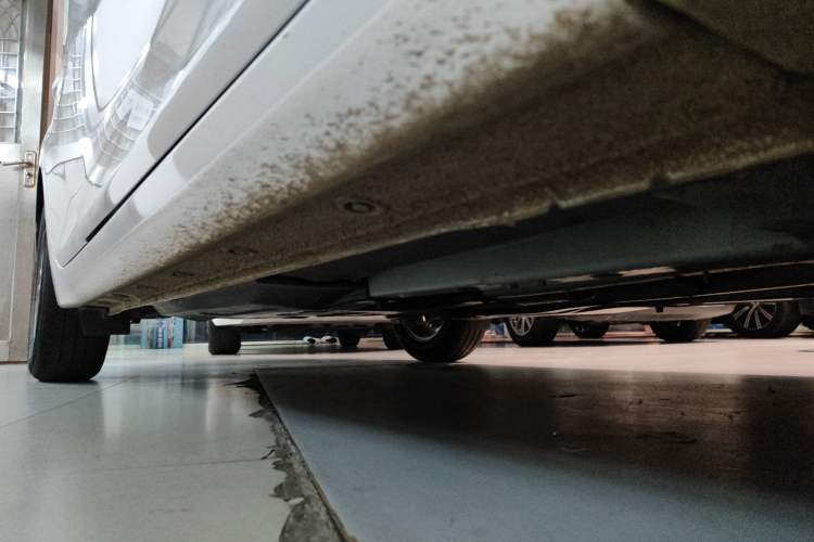 Used Hyundai Celesta 2020 1.6L Automatic GL Enjoyable Edition Right Side Sill