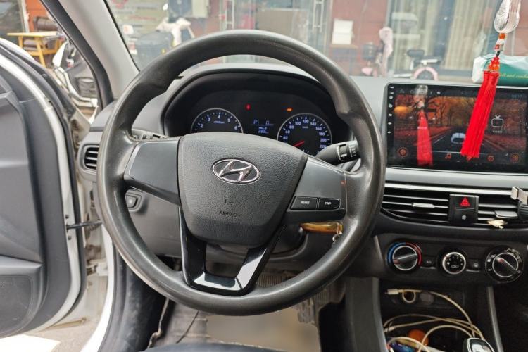 Used Hyundai Celesta 2020 1.6L Automatic GL Enjoyable Edition Steering Wheel