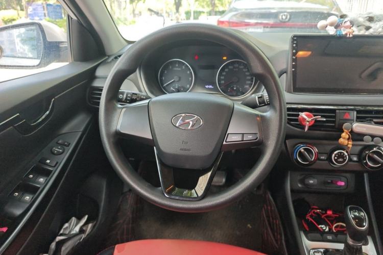 Used Hyundai Celesta 2020 1.6L Automatic GL Enjoyable Edition Steering Wheel