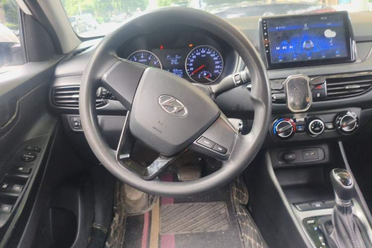 Used Hyundai Celesta 2020 1.6L Automatic GL Enjoyable Edition Steering Wheel