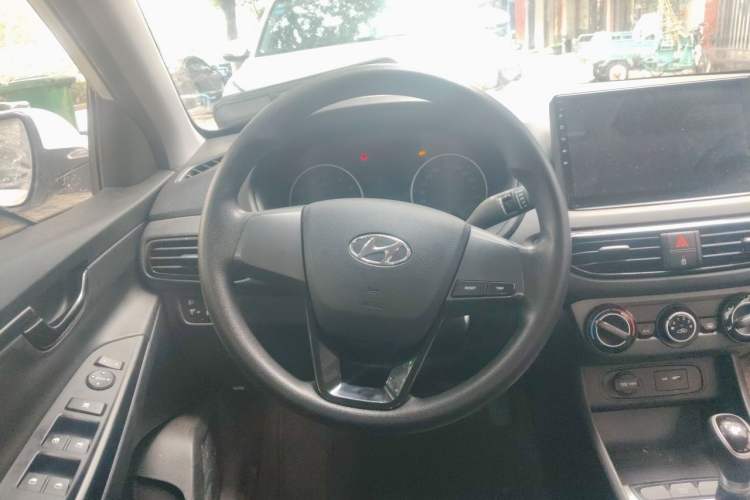 Used Hyundai Celesta 2020 1.6L Automatic GL Enjoyable Edition Steering Wheel