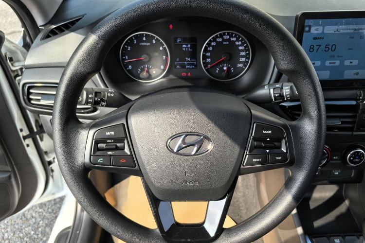 Used Hyundai Celesta 2020 1.6L Automatic GL Enjoyable Edition Steering Wheel