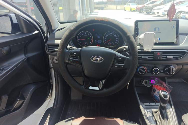 Used Hyundai Celesta 2020 1.6L Automatic GL Enjoyable Edition Steering Wheel