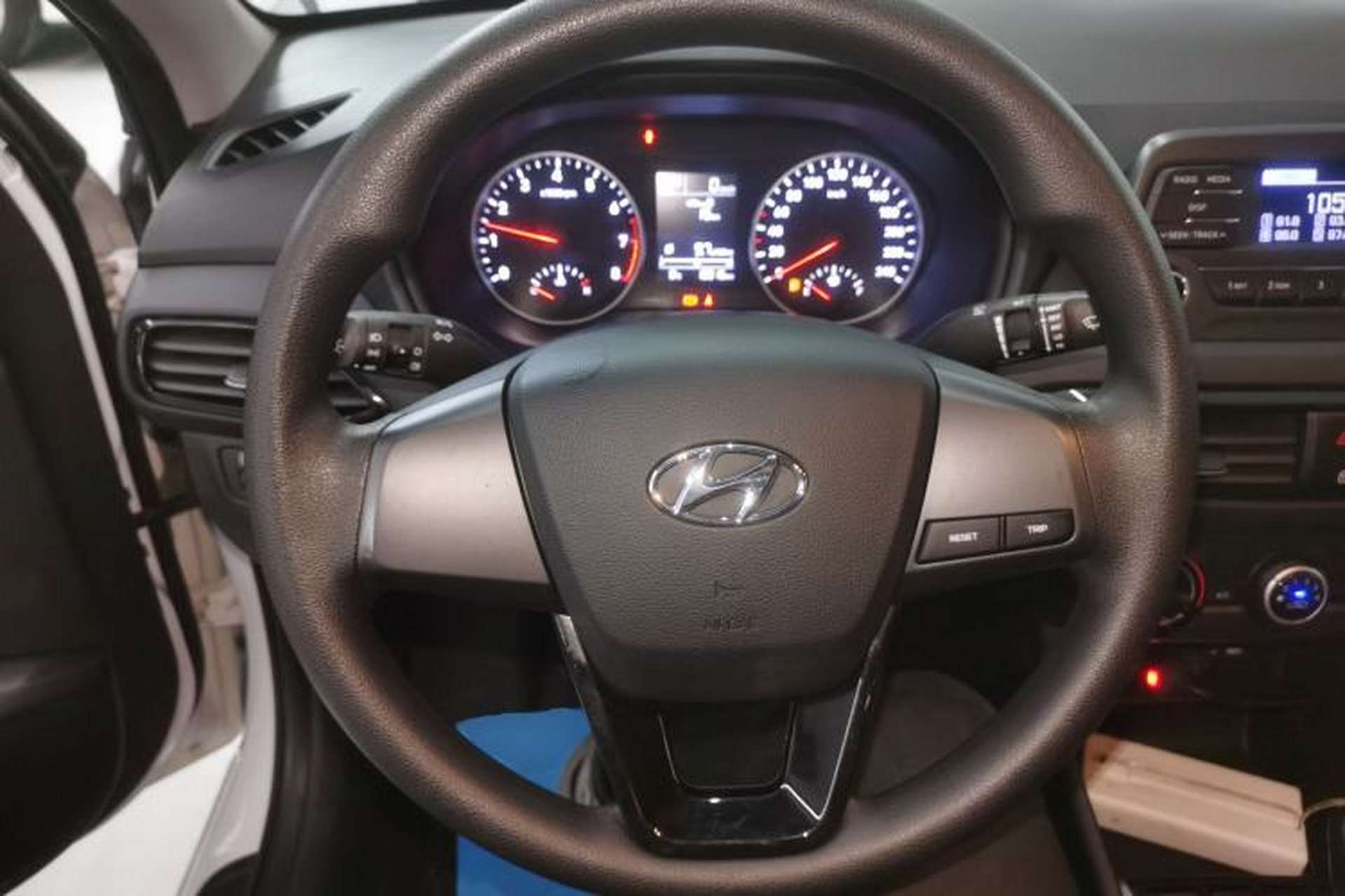 Used Hyundai Celesta 2020 1.6L Automatic GL Enjoyable Edition Steering Wheel