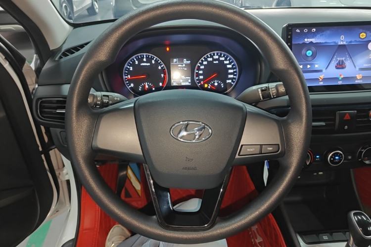 Used Hyundai Celesta 2020 1.6L Automatic GL Enjoyable Edition Steering Wheel