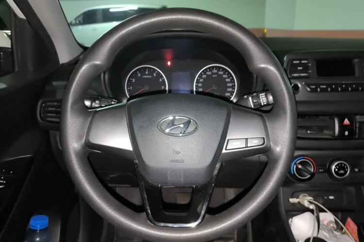 Used Hyundai Celesta 2020 1.6L Automatic GL Enjoyable Edition Steering Wheel