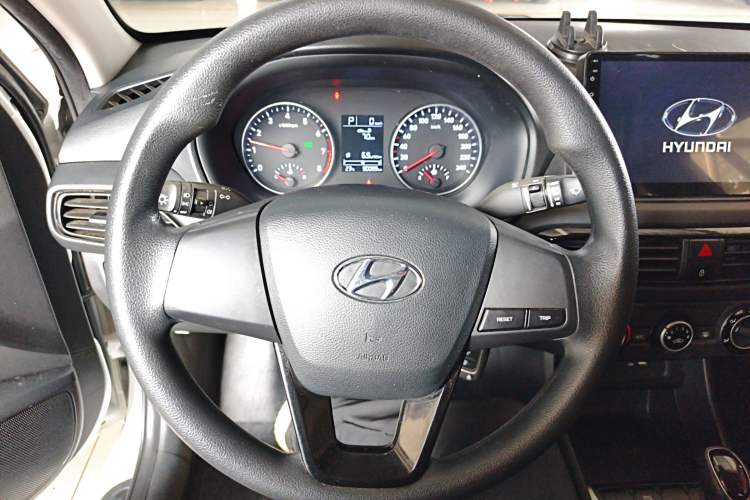Used Hyundai Celesta 2020 1.6L Automatic GL Enjoyable Edition Steering Wheel