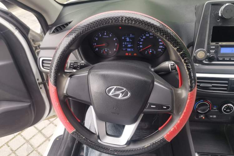 Used Hyundai Celesta  Steering Wheel
