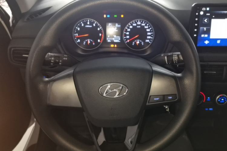 Used Hyundai Celesta 2020 1.6L Automatic GL Enjoyable Edition Steering Wheel
