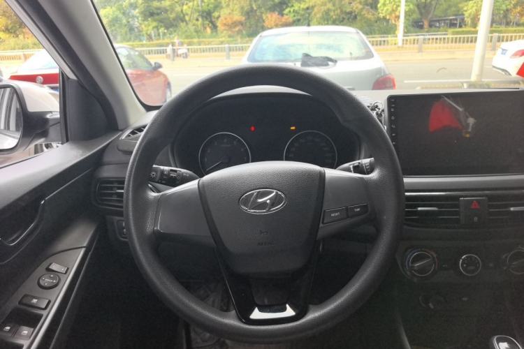 Used Hyundai Celesta 2020 1.6L Automatic GL Enjoyable Edition Steering Wheel