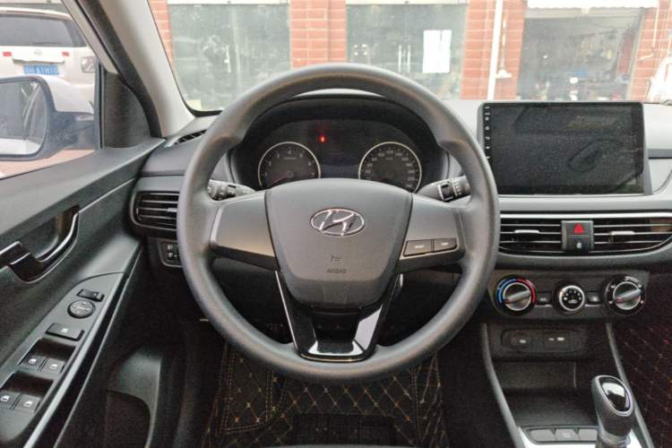 Used Hyundai Celesta 2020 1.6L Automatic GL Enjoyable Edition Steering Wheel