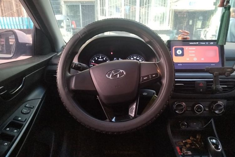 Used Hyundai Celesta 2020 1.6L Automatic GL Enjoyable Edition Steering Wheel