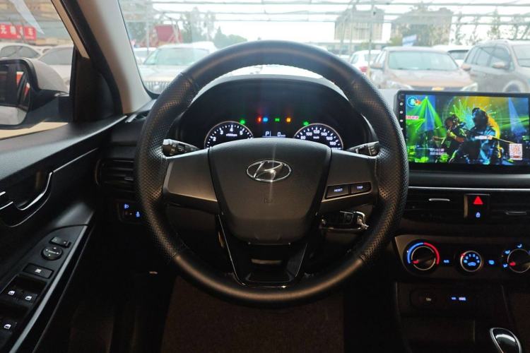 Used Hyundai Celesta 2020 1.6L Automatic GL Enjoyable Edition Steering Wheel