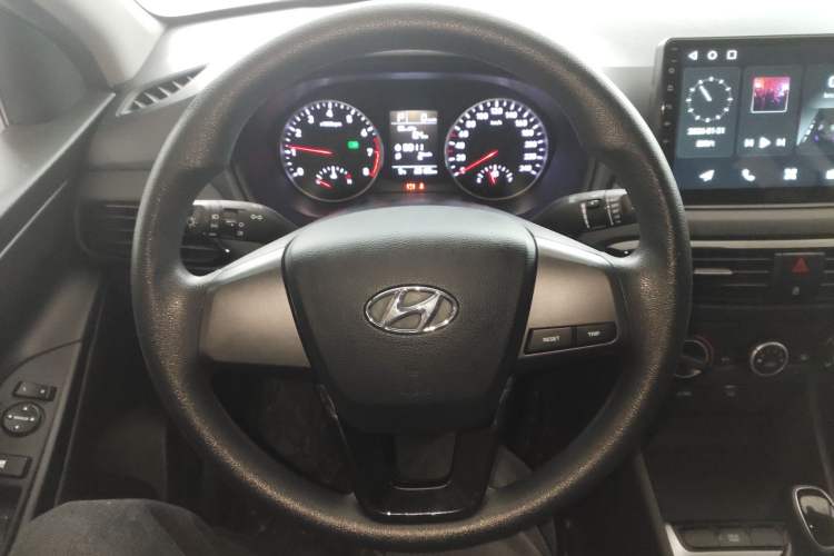 Used Hyundai Celesta 2020 1.6L Automatic GL Enjoyable Edition Steering Wheel