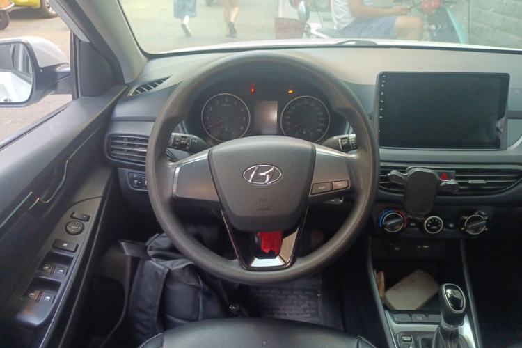 Used Hyundai Celesta 2020 1.6L Automatic GL Enjoyable Edition Steering Wheel