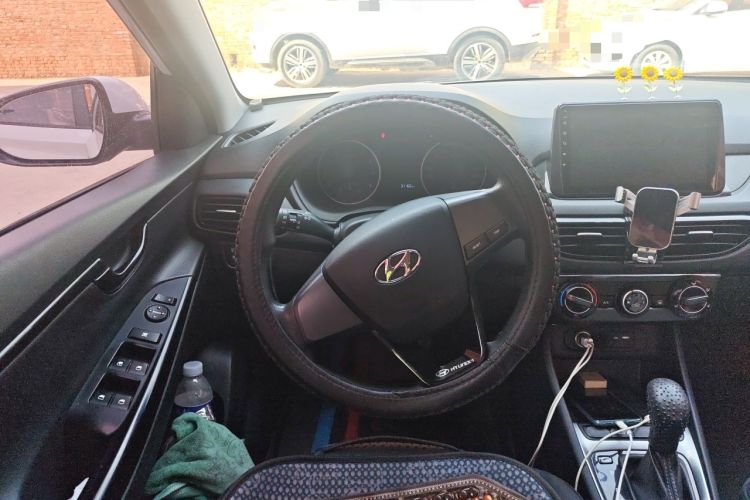 Used Hyundai Celesta 2020 1.6L Automatic GL Enjoyable Edition Steering Wheel