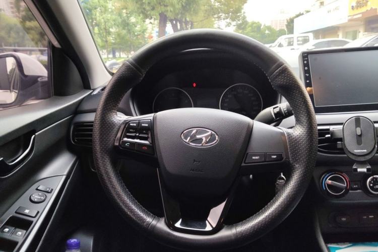 Used Hyundai Celesta 2020 1.6L Automatic GL Enjoyable Edition Steering Wheel