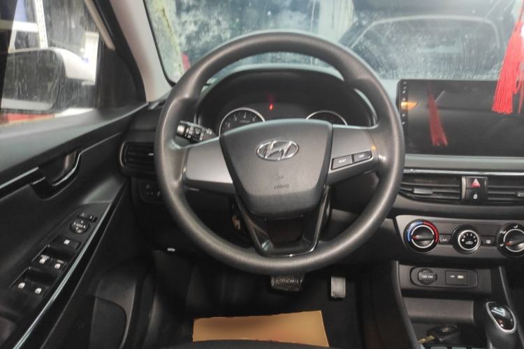 Used Hyundai Celesta 2020 1.6L Automatic GL Enjoyable Edition Steering Wheel