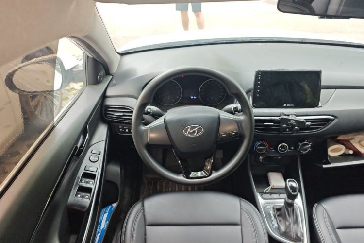 Used Hyundai Celesta 2020 1.6L Automatic GL Enjoyable Edition Steering Wheel