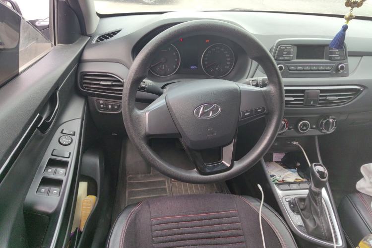 Used Hyundai Celesta 2020 1.6L Automatic GL Enjoyable Edition Steering Wheel
