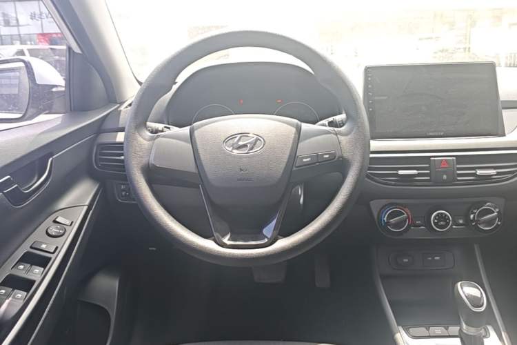 Used Hyundai Celesta 2020 1.6L Automatic GL Enjoyable Edition Steering Wheel