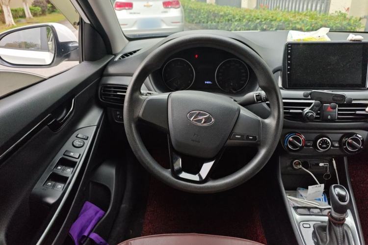 Used Hyundai Celesta 2020 1.6L Automatic GL Enjoyable Edition Steering Wheel