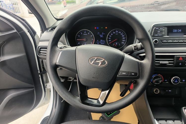 Used Hyundai Celesta 2020 1.6L Automatic GL Enjoyable Edition Steering Wheel