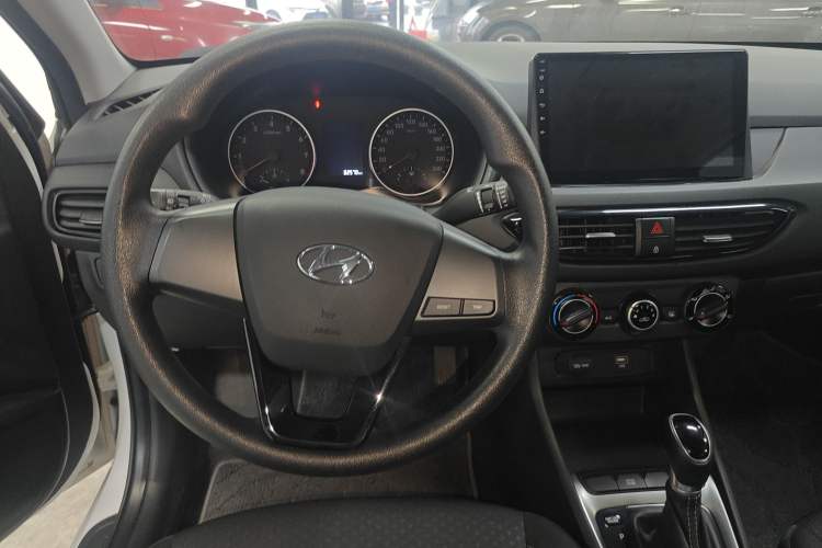 Used Hyundai Celesta 2020 1.6L Automatic GL Enjoyable Edition Steering Wheel