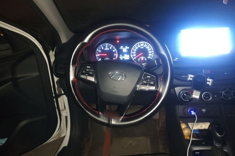 Used Hyundai Celesta 2020 1.6L Automatic GL Enjoyable Edition Steering Wheel
