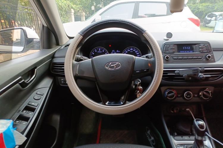Used Hyundai Celesta 2020 1.6L Automatic GL Enjoyable Edition Steering Wheel