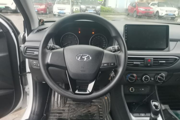 Used Hyundai Celesta 2020 1.6L Automatic GL Enjoyable Edition Steering Wheel