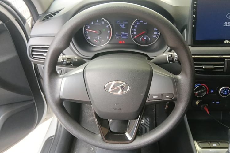 Used Hyundai Celesta 2020 1.6L Automatic GL Enjoyable Edition Steering Wheel