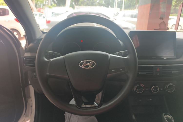 Used Hyundai Celesta 2020 1.6L Automatic GL Enjoyable Edition Steering Wheel