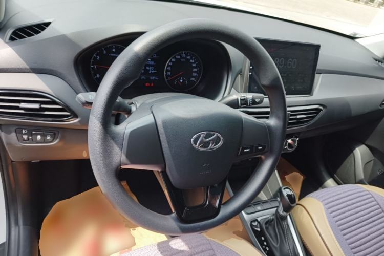 Used Hyundai Celesta 2020 1.6L Automatic GL Enjoyable Edition Steering Wheel