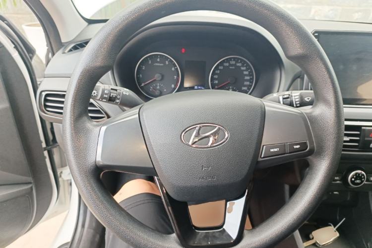 Used Hyundai Celesta 2020 1.6L Automatic GL Enjoyable Edition Steering Wheel