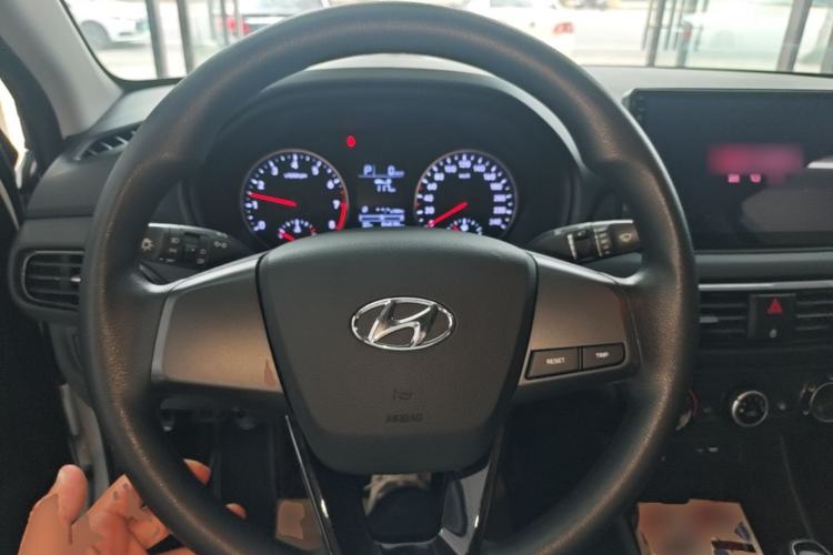 Used Hyundai Celesta 2020 1.6L Automatic GL Enjoyable Edition Steering Wheel