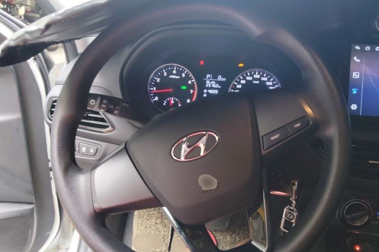 Used Hyundai Celesta 2020 1.6L Automatic GL Enjoyable Edition Steering Wheel
