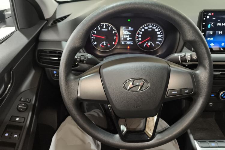 Used Hyundai Celesta 2020 1.6L Automatic GL Enjoyable Edition Steering Wheel