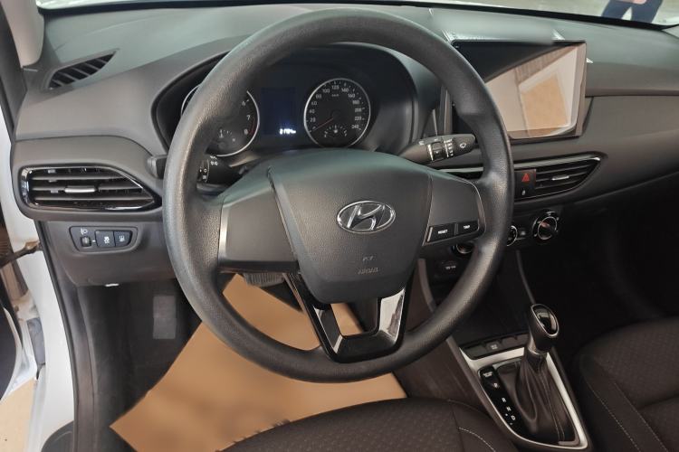 Used Hyundai Celesta 2020 1.6L Automatic GL Enjoyable Edition Steering Wheel
