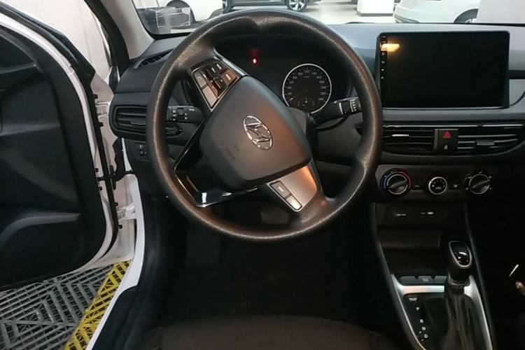 Used Hyundai Celesta 2020 1.6L Automatic GL Enjoyable Edition Steering Wheel