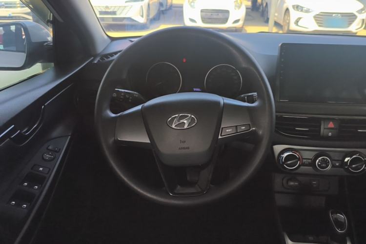 Used Hyundai Celesta 2020 1.6L Automatic GL Enjoyable Edition Steering Wheel