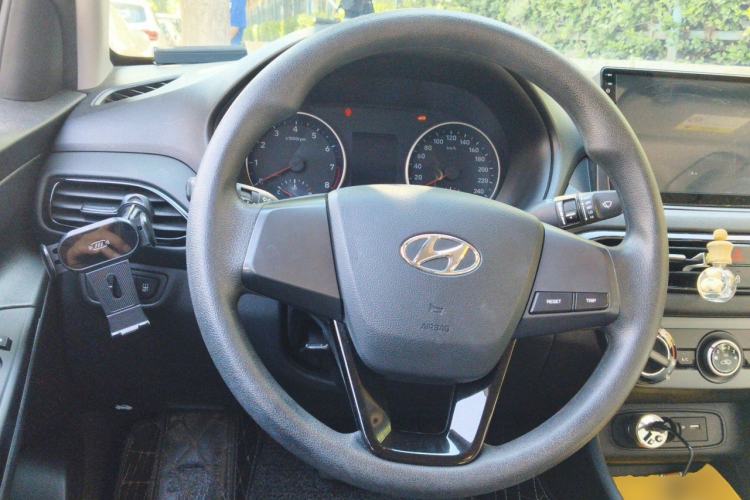 Used Hyundai Celesta 2020 1.6L Automatic GL Enjoyable Edition Steering Wheel
