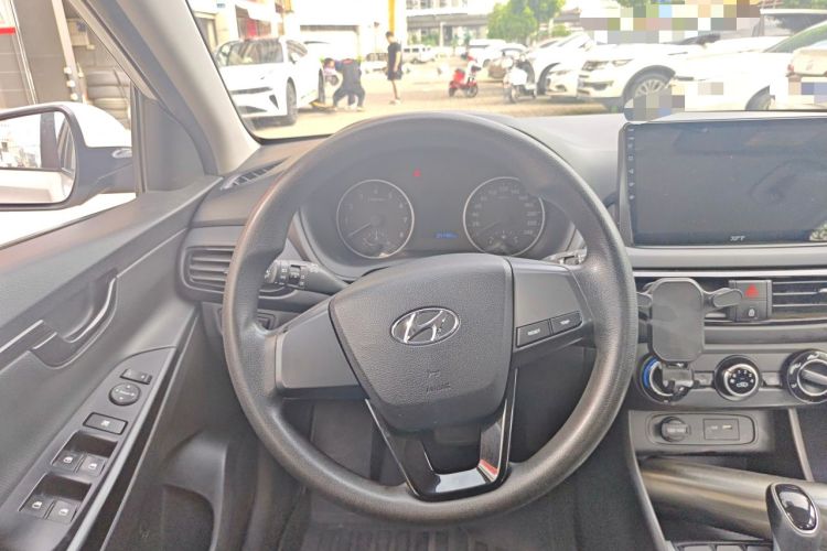 Used Hyundai Celesta 2020 1.6L Automatic GL Enjoyable Edition Steering Wheel