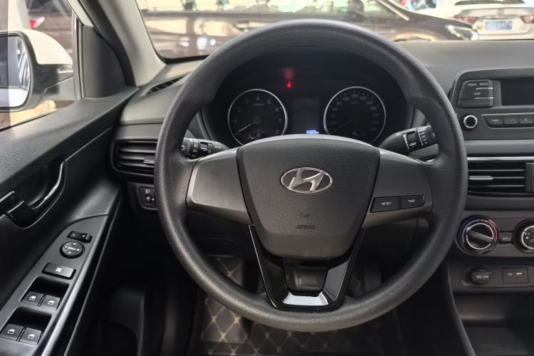 Used Hyundai Celesta 2020 1.6L Automatic GL Enjoyable Edition Steering Wheel