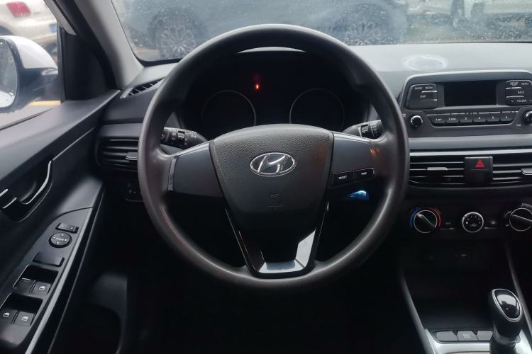 Used Hyundai Celesta 2020 1.6L Automatic GL Enjoyable Edition Steering Wheel
