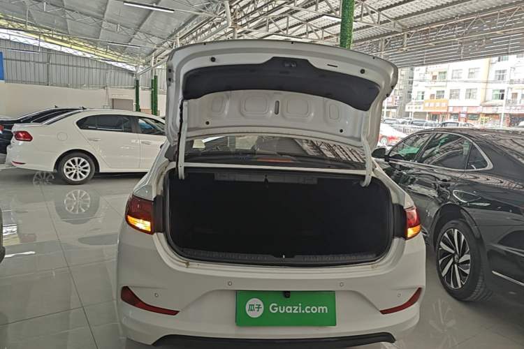 Used Hyundai Celesta 2020 1.6L Automatic GL Enjoyable Edition Trunk
